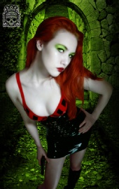 KingZombie Photography - Goddess with a Gun