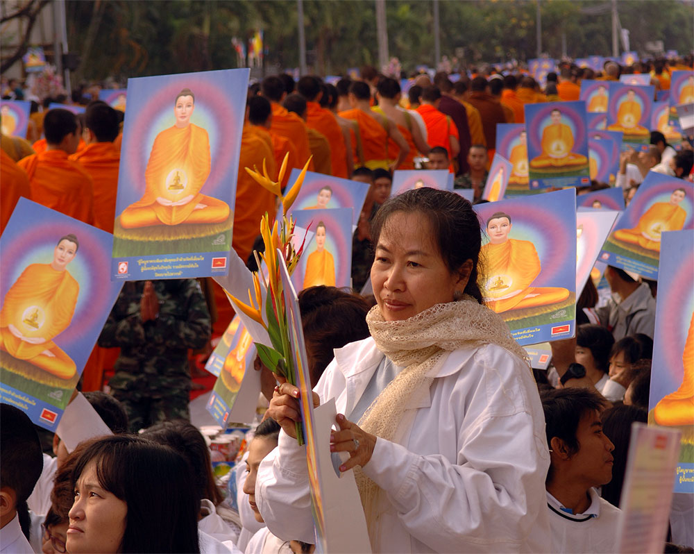 Pete Garwood - 10,001 monks alms gathering 