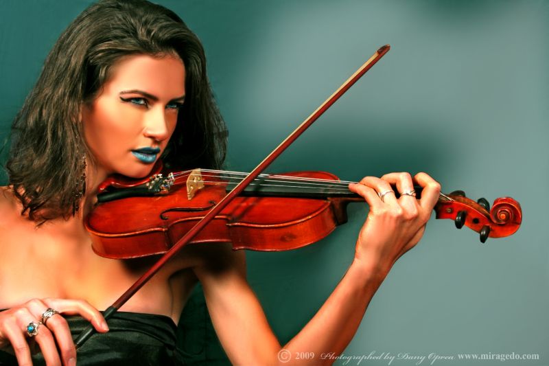 alex_andra - violin player