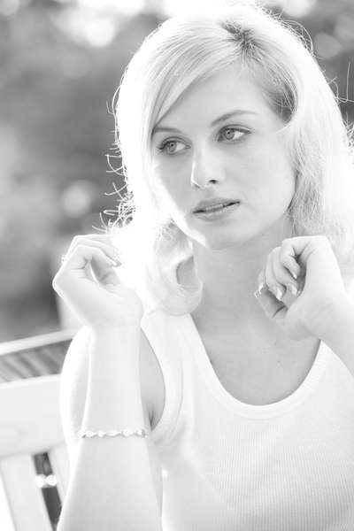 Lauren - marilyn pose