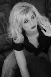 Lauren - black N white