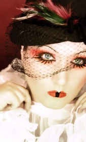 Laura Dark - Retro