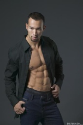 Ryan Lee Chow - Strike a pose!