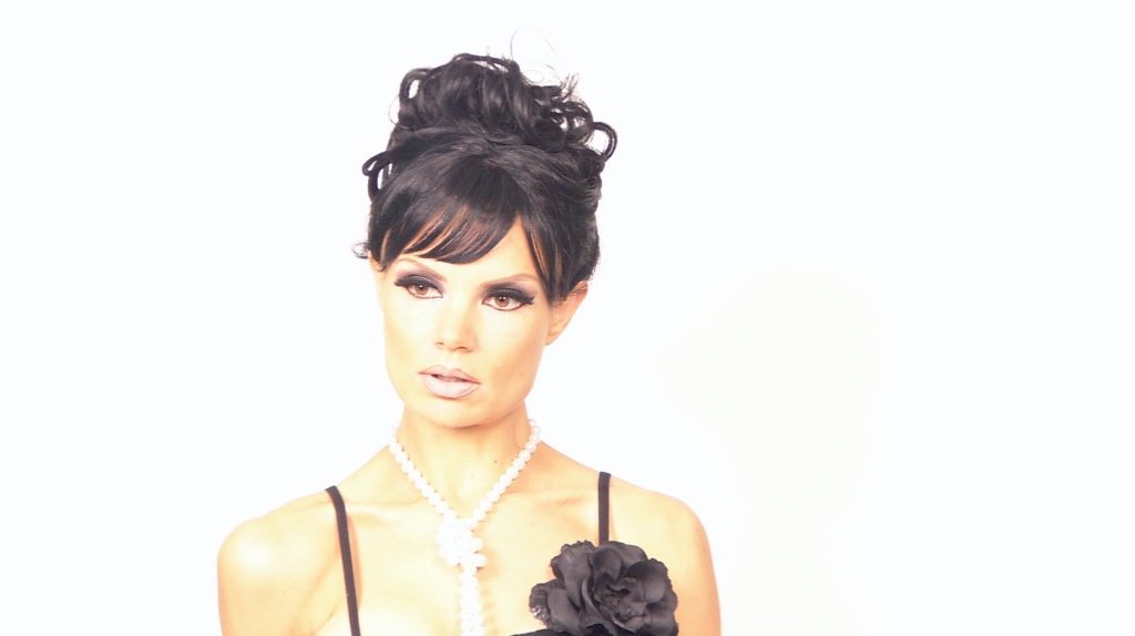 Elena - GLAMOROUS