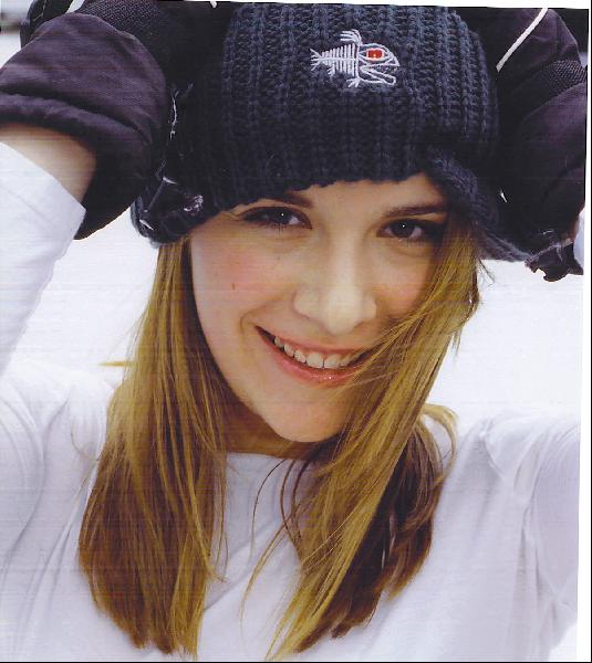 Hannah - Snowboard Close-up