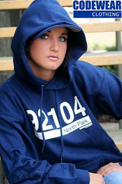 Amanda Dennis - Im so HOOD