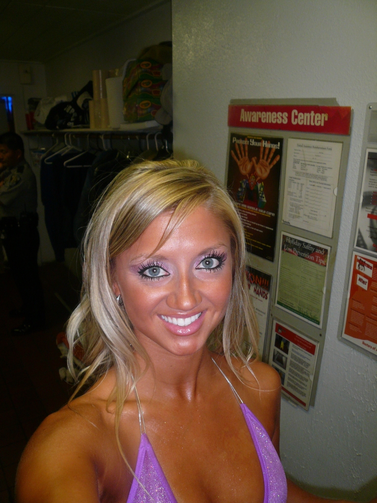 missy - bikini contest