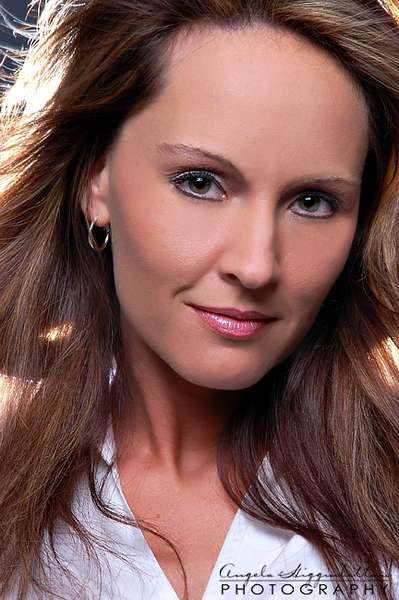 Beth Russell - photographer: Angie Higginbottom