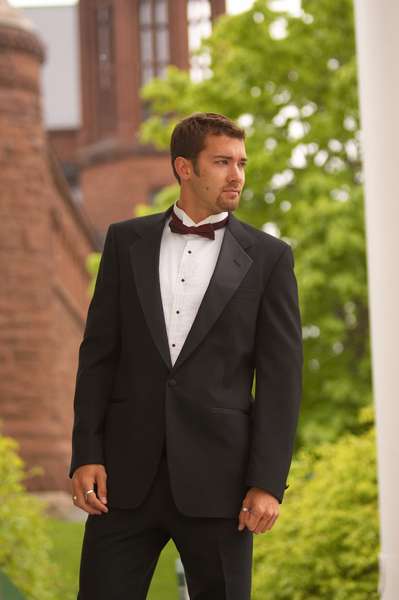 Owen - Tux Ad