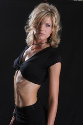 Kayla - Black out 