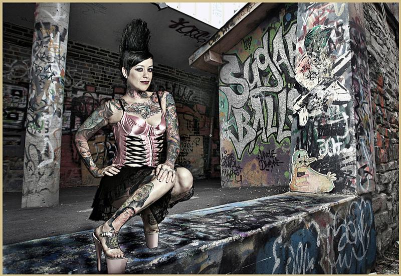 Mizuz Inkaholik - art wall and body