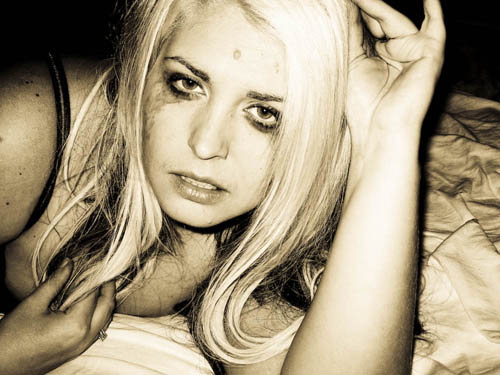 alluring_socialite - broken beauty queen