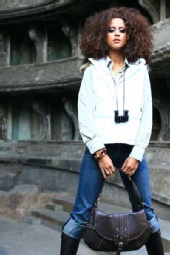 Alicia - Caretas photoshoot