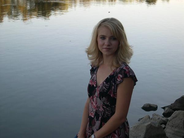Ashley Washburn - Posing @ Ide Adobe Park 2