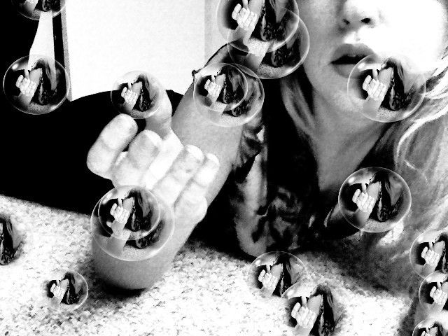 Gigi Castel - indoors