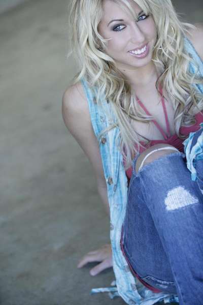 mika goldberg