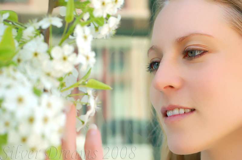 Solara Fleur - Upclose and Beautiful