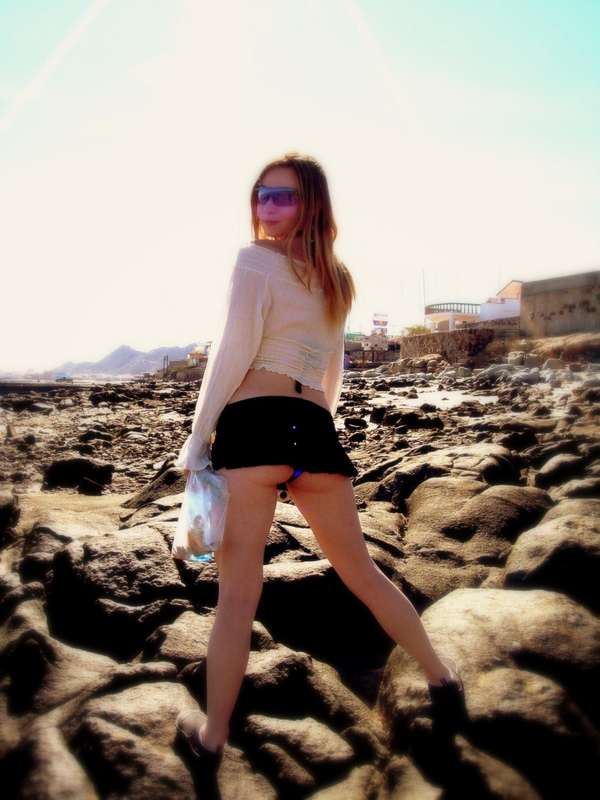 Bella Mynx - On The Rocks