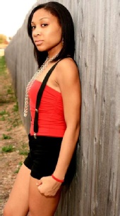 Dominique - Body Shot