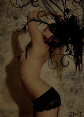 Elle - Masked