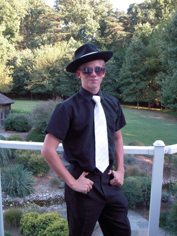 Brian Petersen - Pose