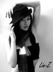 Lie-Z - Black &White