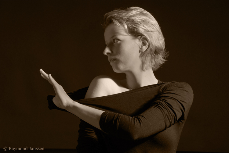 Anneke - Movement