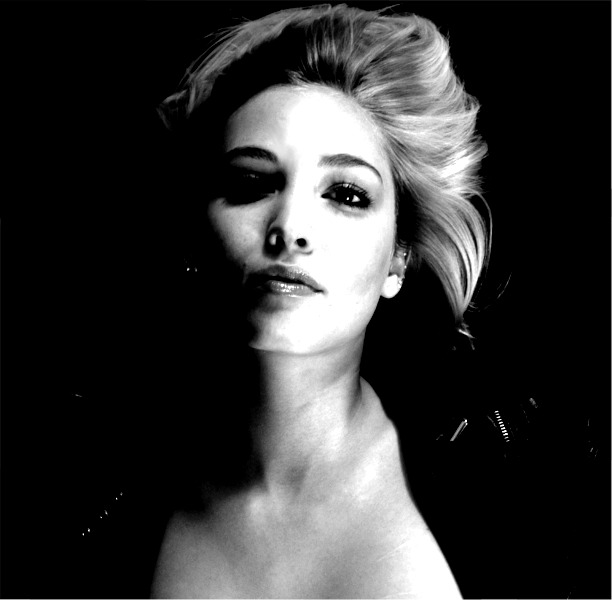 Livia Danton - Studio Pro headshot