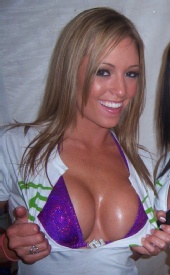 Jenna Thornhill - Hooters Bikini Contest