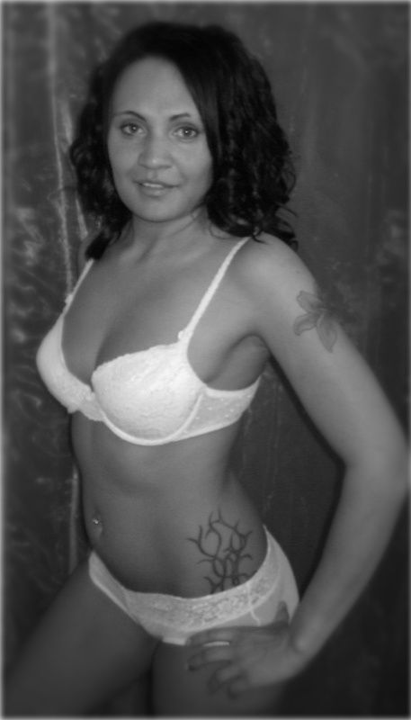 Alisha Parsons - Lingere