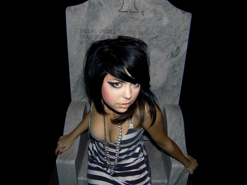 Raven Atlanta - Cemetery - Throne 2