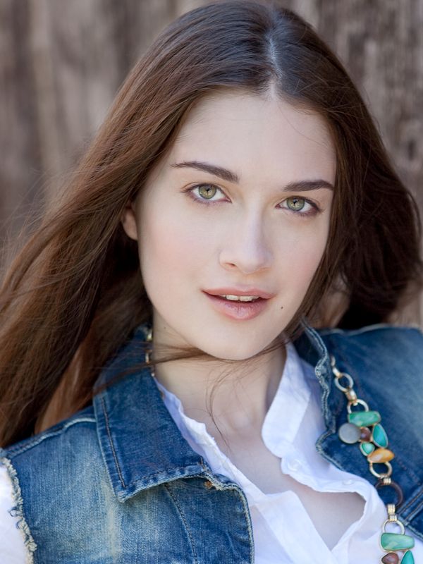 Dana - Commerical Style Headshot