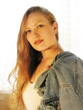 Victoria Scott