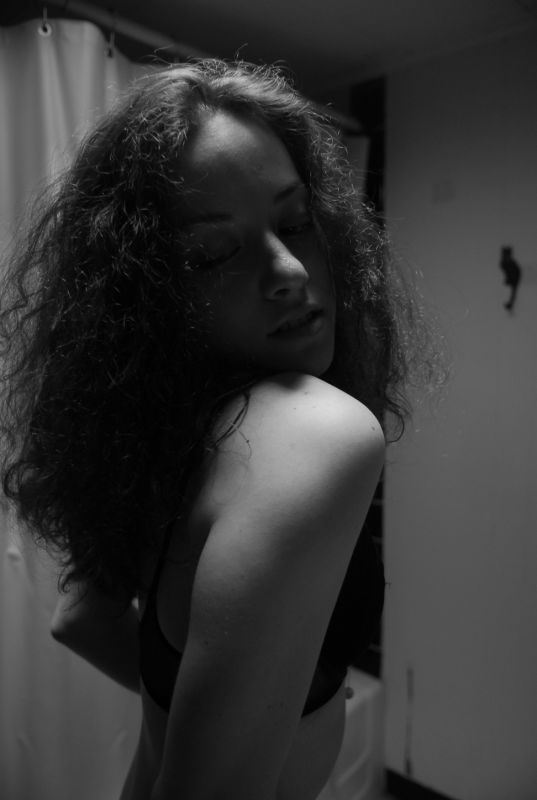 Ariel - B&W 2