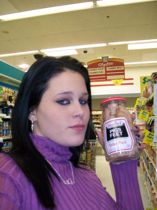 jamielee - pigs feet eww