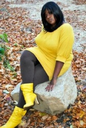 MimiTheModel - Sitting Pretty