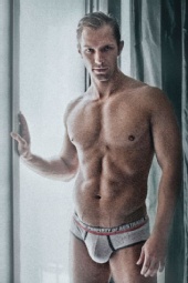 Evan Andrews - Attreo studios