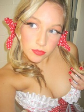 Elizabeth - 50's Beach shoot