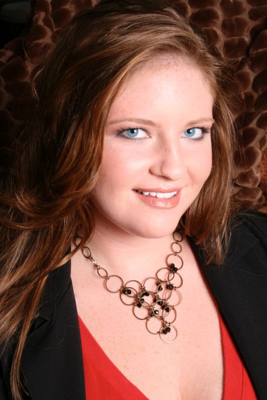 Julie null - Head shot 1