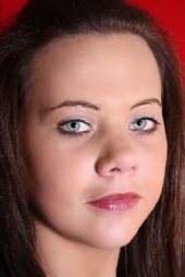 Georgiee - headshot