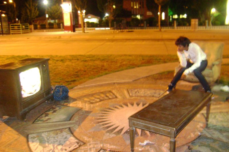 LeslieRockits - watching tv