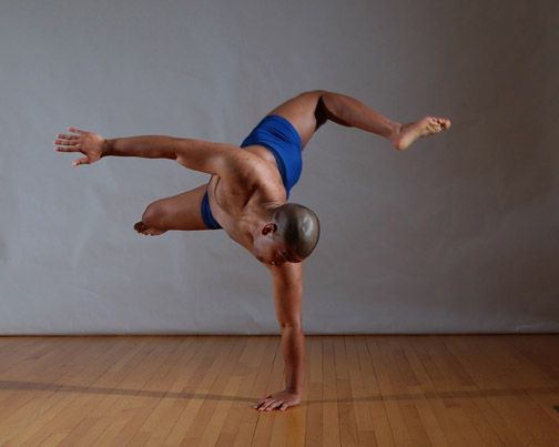 Yoshio Chandler - Capoeira Jumps