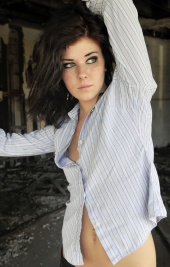 Kara Lorcan - Distance