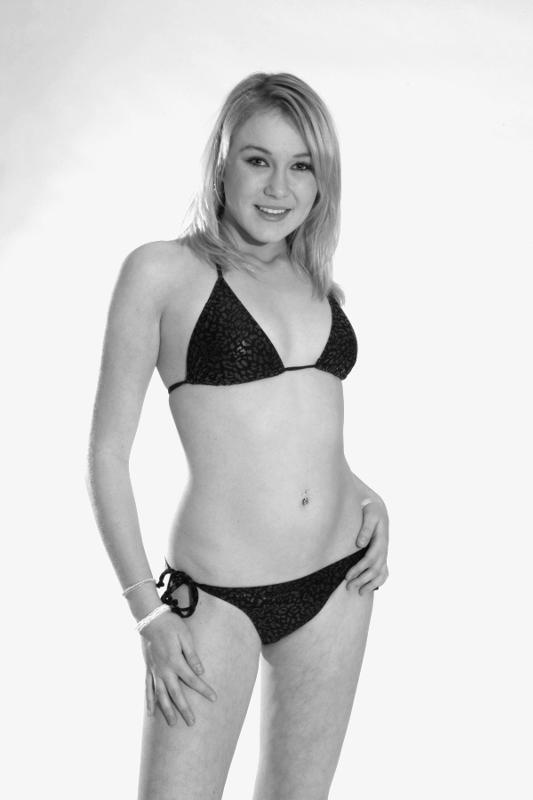 AlexisB - Alexis Buck Comp Card
