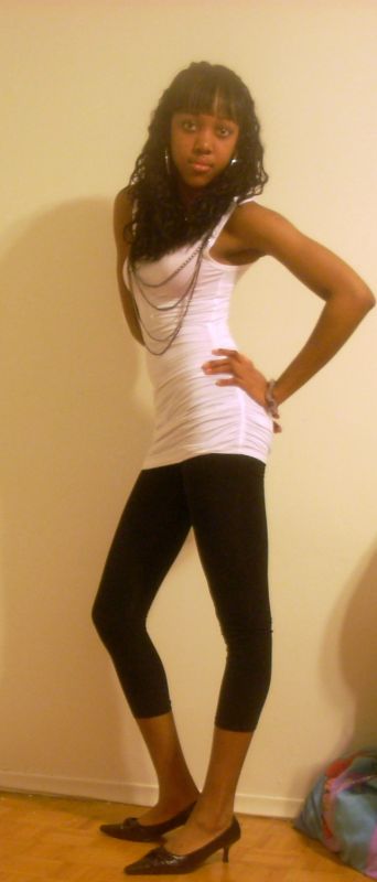 Samantha - Pose 1