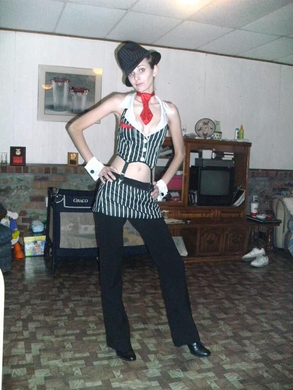Tasha Linette - Full Body Photo