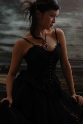 Jamie - Dark beauty