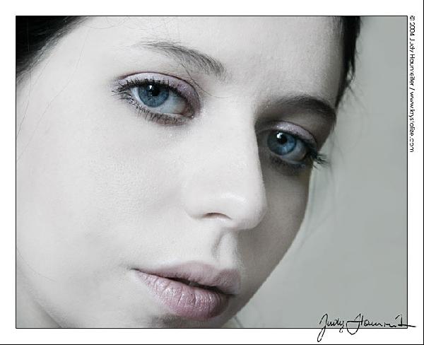 Krystal - Paleness