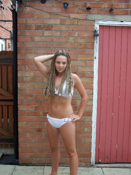 amy - bikini