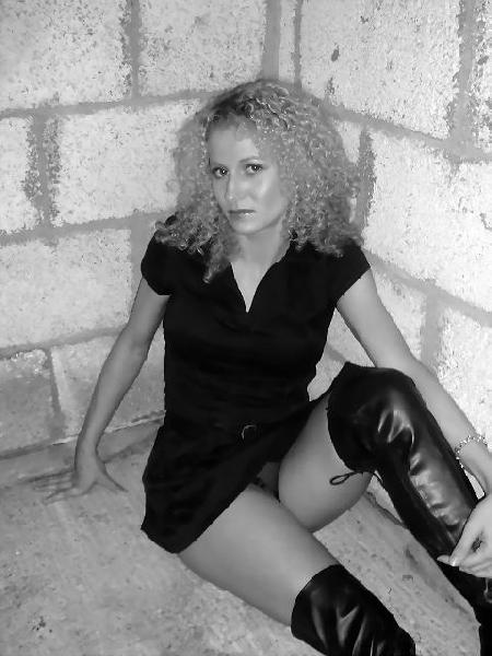 Lisa_Simpson - floor cold